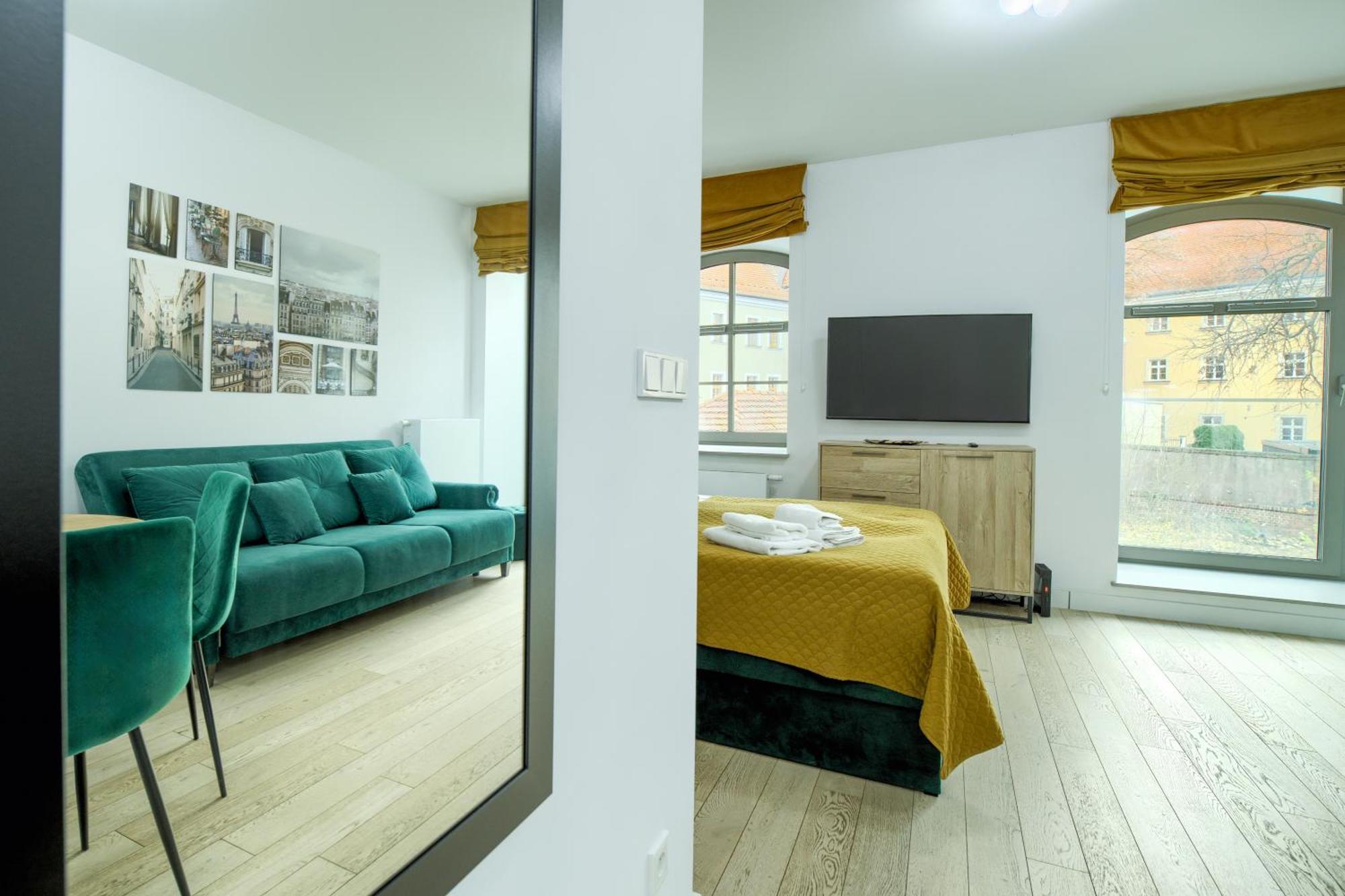 Aboutartapartments - Mlyn Maria Вроцлав Экстерьер фото